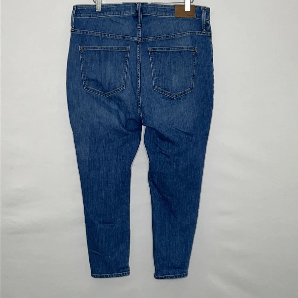 Madewell Curvy High Rise Skinny Crop Jeans Medium Wash - Size 33P_4